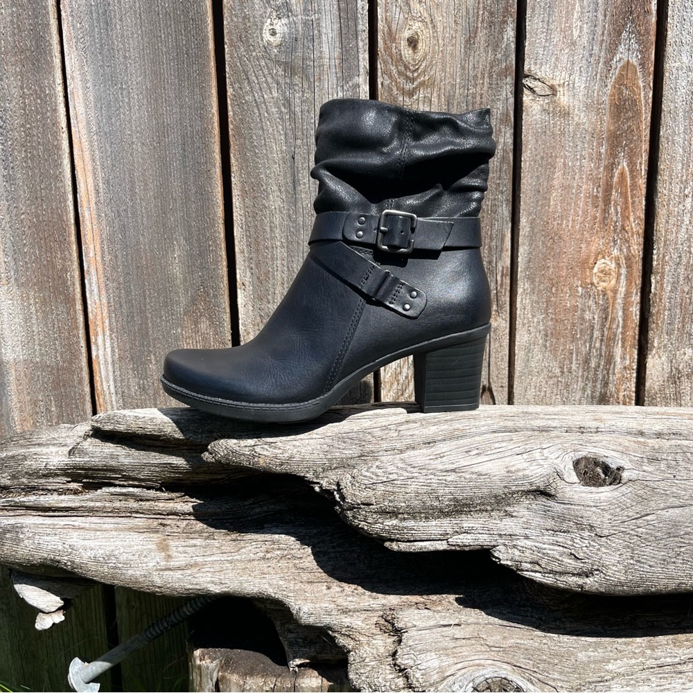 Earth Origins Wheaton Wade Black Ankle Boots bootie size 7.5